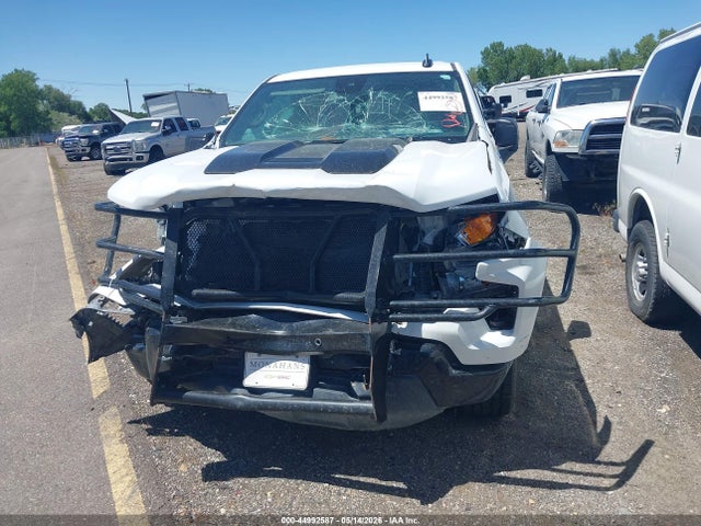 Продаж на аукціоні авто 2024 Chevrolet Silverado 1500 4wd  Short Bed Custom Trail Boss, vin: 3GCUDCED1RG337420, номер лоту: 44992587