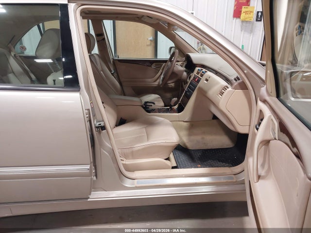 2001 Mercedes-benz E 320 4m მანქანა იყიდება აუქციონზე, vin: WDBJF82J11X043650, აუქციონის ნომერი: 44992603