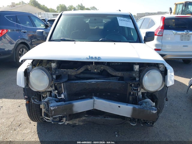 1C4NJRBB8ED842591 Jeep Patriot Sport