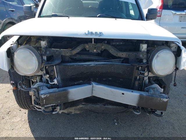 1C4NJRBB8ED842591 Jeep Patriot Sport