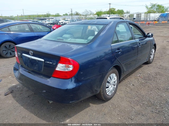 2004 Toyota Camry Le მანქანა იყიდება აუქციონზე, vin: 4T1BE32K24U321686, აუქციონის ნომერი: 44992657