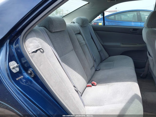 2004 Toyota Camry Le მანქანა იყიდება აუქციონზე, vin: 4T1BE32K24U321686, აუქციონის ნომერი: 44992657