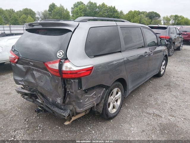 2015 Toyota Sienna Le 8 Passenger მანქანა იყიდება აუქციონზე, vin: 5TDKK3DC8FS631013, აუქციონის ნომერი: 44992660