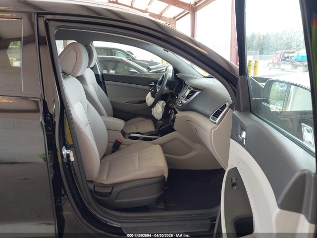 44992694 :رقم المزاد ، KM8J3CA25GU045804 vin ، 2016 Hyundai Tucson Eco مزاد بيع