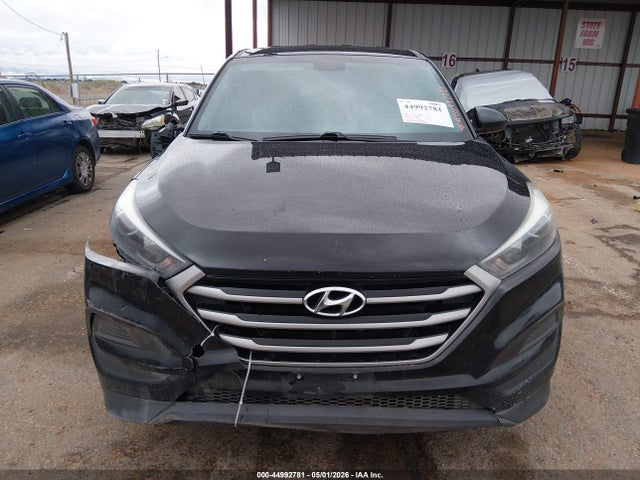 2018 Hyundai Tucson Se მანქანა იყიდება აუქციონზე, vin: KM8J23A45JU633990, აუქციონის ნომერი: 44992781