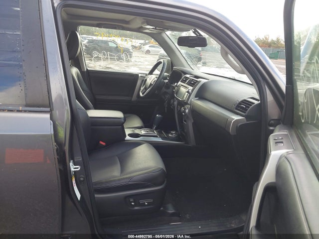 2018 Toyota 4runner Sr5 Premium მანქანა იყიდება აუქციონზე, vin: JTEBU5JRXJ5608499, აუქციონის ნომერი: 44992795