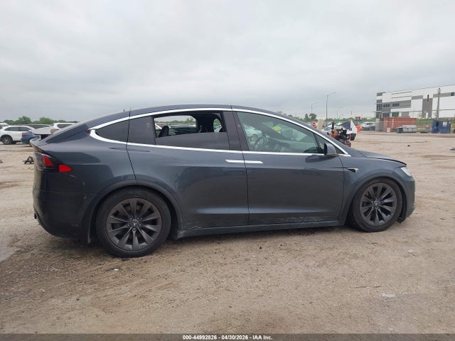 Продажа на аукционе авто 2018 Tesla Model X 100d/75d/p100d, vin: 5YJXCAE29JF099961, номер лота: 44992826