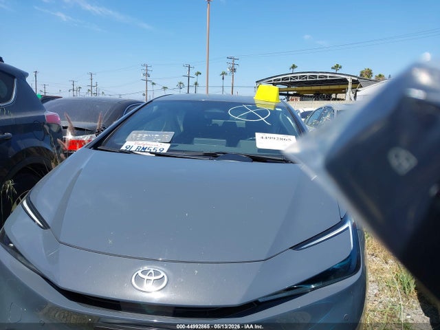 JTDACAAU5R3024258 Toyota Prius Le