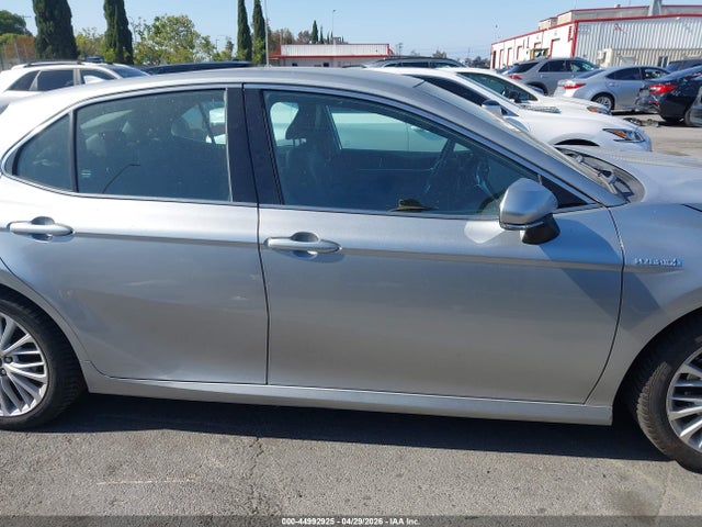 44992925 :رقم المزاد ، 4T1B21HK0KU513917 vin ، 2019 Toyota Camry Hybrid Xle مزاد بيع