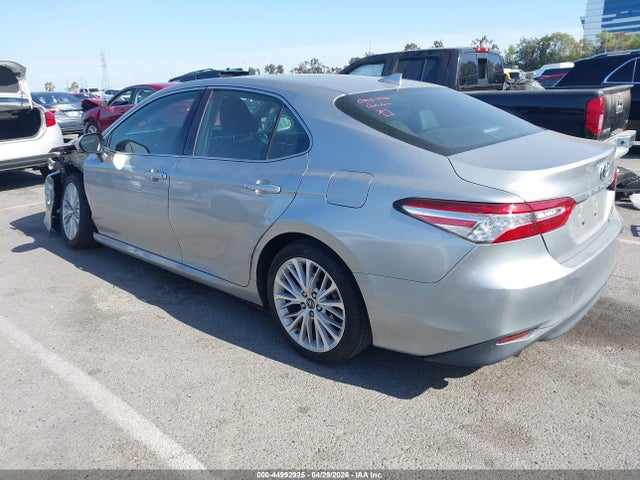 44992925 :رقم المزاد ، 4T1B21HK0KU513917 vin ، 2019 Toyota Camry Hybrid Xle مزاد بيع