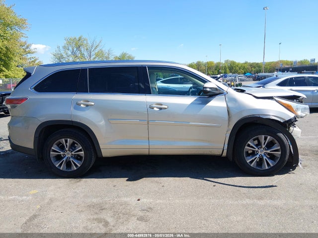 44992976 :رقم المزاد ، 5TDJKRFH3FS218388 vin ، 2015 Toyota Highlander Xle V6 مزاد بيع