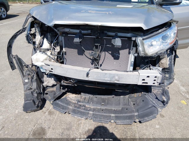 44992976 :رقم المزاد ، 5TDJKRFH3FS218388 vin ، 2015 Toyota Highlander Xle V6 مزاد بيع