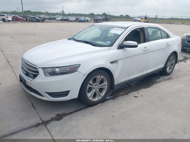 Ford TAURUS SEL 2018 1FAHP2E85JG111781 Image 2