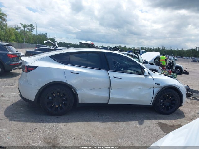 Продаж на аукціоні авто 2021 Tesla Model Y Long Range Dual Motor All-wheel Drive, vin: 5YJYGDEE9MF108764, номер лоту: 44993025