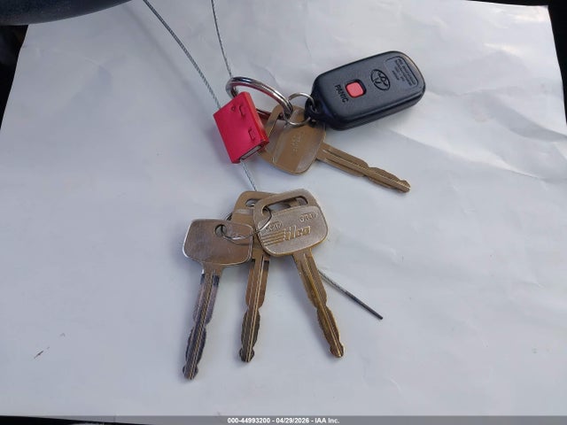 44993200 :رقم المزاد ، JTLKT324950178017 vin ، 2005 Scion Xb مزاد بيع