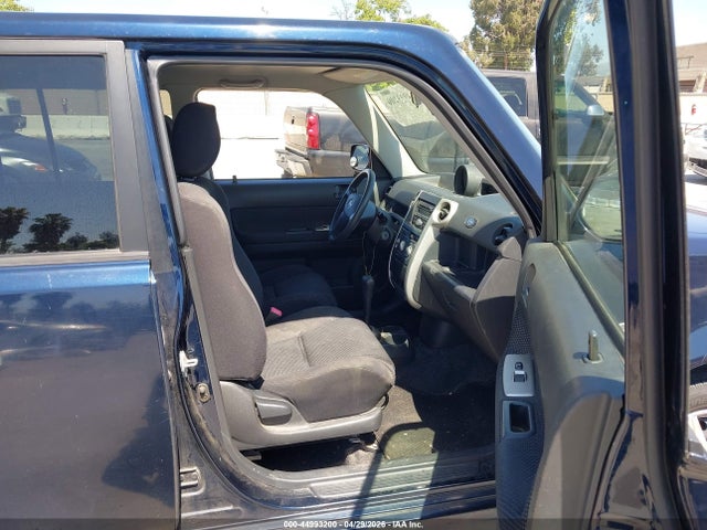 44993200 :رقم المزاد ، JTLKT324950178017 vin ، 2005 Scion Xb مزاد بيع