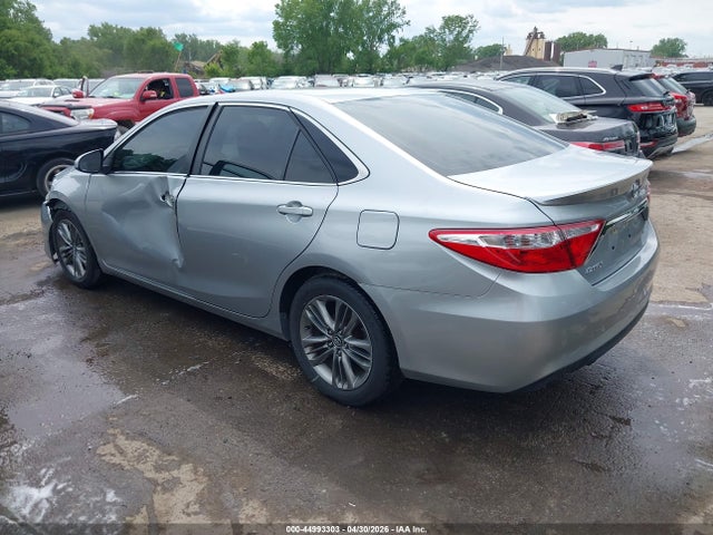 2016 Toyota Camry Se მანქანა იყიდება აუქციონზე, vin: 4T1BF1FKXGU244789, აუქციონის ნომერი: 44993303