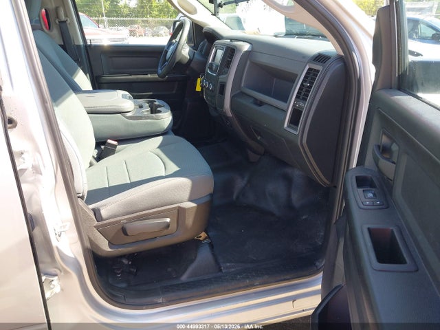 Продаж на аукціоні авто 2018 Ram 1500 Tradesman  4x4 5'7 Box, vin: 1C6RR7KG2JS315833, номер лоту: 44993317