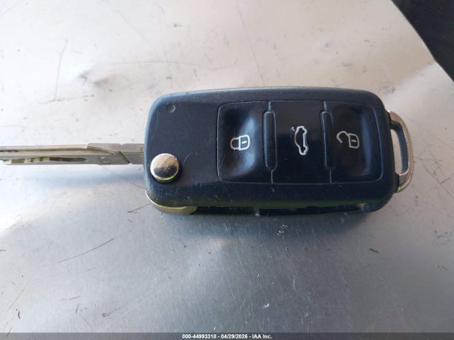 Продаж на аукціоні авто 2012 Volkswagen Beetle 2.5l, vin: 3VWJX7AT7CM658432, номер лоту: 44993318