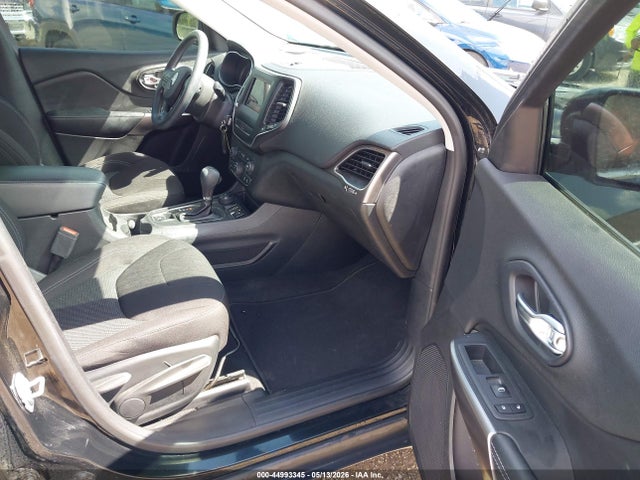 2019 Jeep Cherokee Latitude 4x4 მანქანა იყიდება აუქციონზე, vin: 1C4PJMCB0KD450940, აუქციონის ნომერი: 44993345