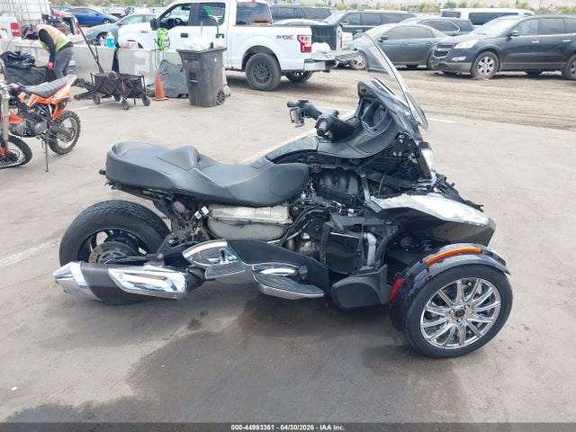 44993361 :رقم المزاد ، 2BXNBBC13DV005843 vin ، 2013 Can-am Spyder Roadster Rt/rts/rt Limited مزاد بيع