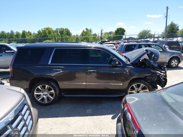 44993373 :رقم المزاد ، 1GYS4MKJ9FR527592 vin ، 2015 Cadillac Escalade Luxury مزاد بيع