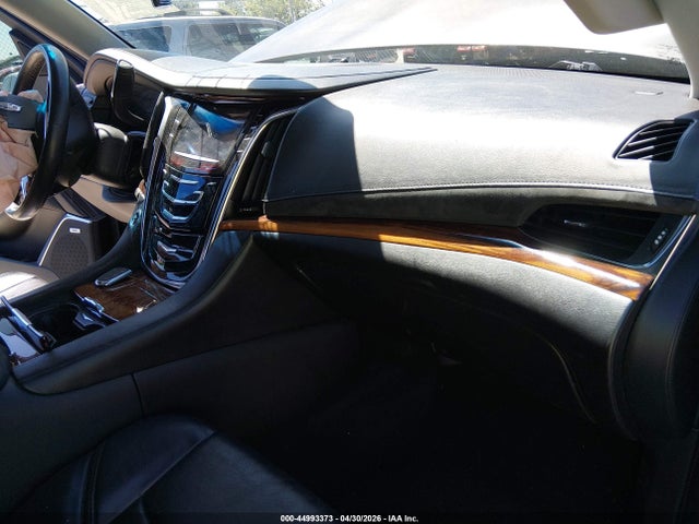 44993373 :رقم المزاد ، 1GYS4MKJ9FR527592 vin ، 2015 Cadillac Escalade Luxury مزاد بيع
