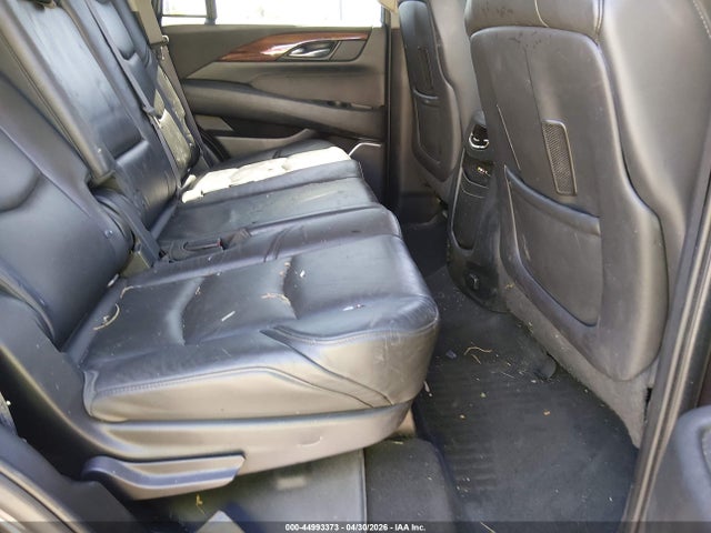 44993373 :رقم المزاد ، 1GYS4MKJ9FR527592 vin ، 2015 Cadillac Escalade Luxury مزاد بيع