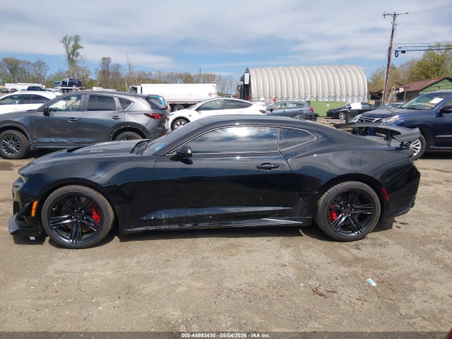 44993430 :رقم المزاد ، 1G1FJ1R68J0158228 vin ، 2018 Chevrolet Camaro Zl1 مزاد بيع
