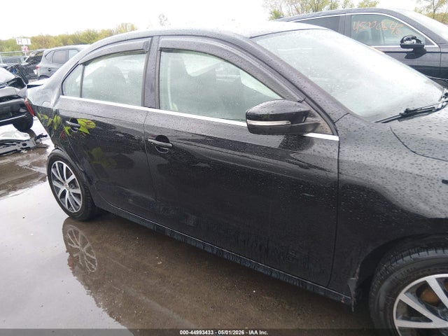 44993433 :رقم المزاد ، 3VWDB7AJ0HM393872 vin ، 2017 Volkswagen Jetta 1.4t Se مزاد بيع