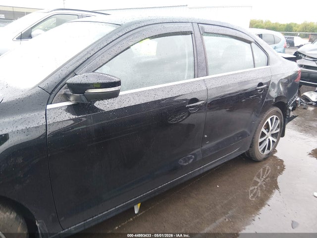 44993433 :رقم المزاد ، 3VWDB7AJ0HM393872 vin ، 2017 Volkswagen Jetta 1.4t Se مزاد بيع