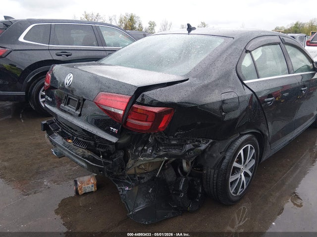 44993433 :رقم المزاد ، 3VWDB7AJ0HM393872 vin ، 2017 Volkswagen Jetta 1.4t Se مزاد بيع