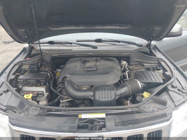 44993450 :رقم المزاد ، 1J4RR4GGXBC731182 vin ، 2011 Jeep Grand Cherokee Laredo مزاد بيع