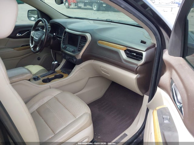 44993564 :رقم المزاد ، 1GKKNPLS4HZ199906 vin ، 2017 Gmc Acadia Denali مزاد بيع