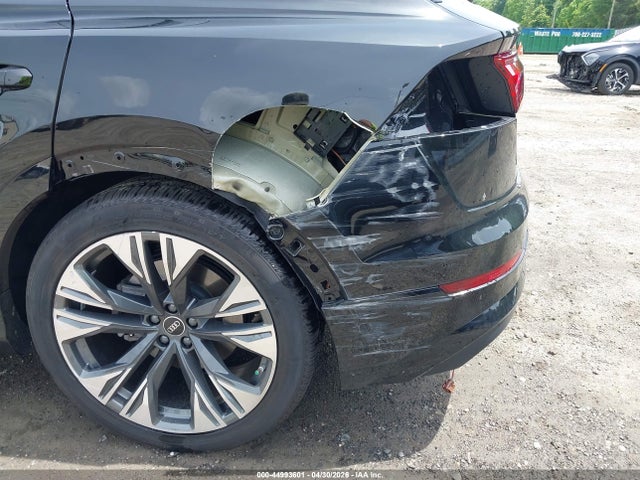 Продажа на аукционе авто 2024 Audi Q8 Prestige 55 Tfsi Quattro, vin: WA1FVBF17RD012315, номер лота: 44993601