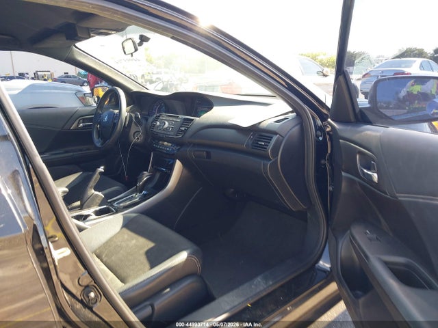 Продажа на аукционе авто 2017 Honda Accord Sport, vin: 1HGCR2F5XHA185599, номер лота: 44993714