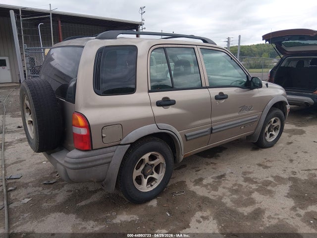 Продажа на аукционе авто 2002 Chevrolet Tracker Hard Top Zr2, vin: 2CNBJ734526954522, номер лота: 44993723