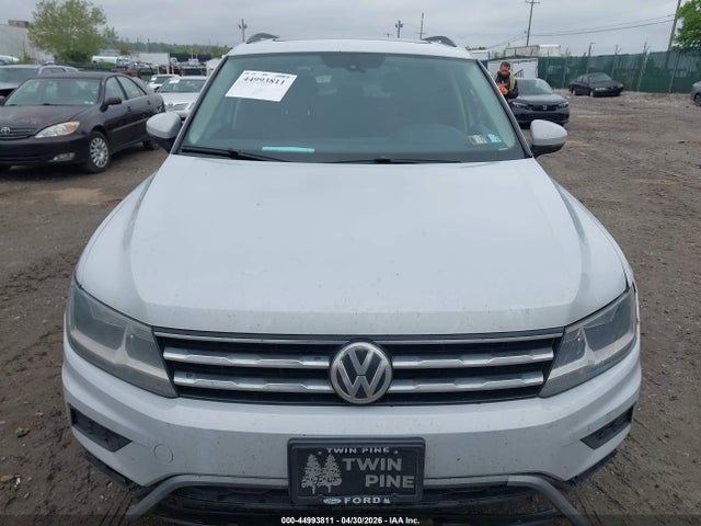 2018 Volkswagen Tiguan 2.0t Se/2.0t Sel მანქანა იყიდება აუქციონზე, vin: 3VV2B7AX4JM067157, აუქციონის ნომერი: 44993811