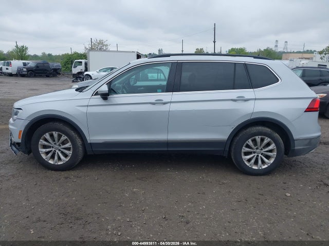 2018 Volkswagen Tiguan 2.0t Se/2.0t Sel მანქანა იყიდება აუქციონზე, vin: 3VV2B7AX4JM067157, აუქციონის ნომერი: 44993811