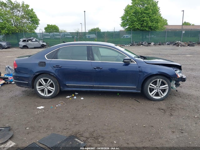 2015 Volkswagen Passat 1.8t Se მანქანა იყიდება აუქციონზე, vin: 1VWBT7A35FC005412, აუქციონის ნომერი: 44993907