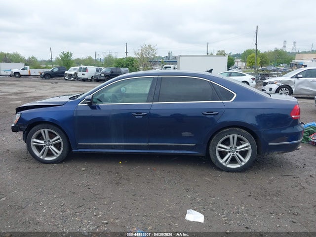 2015 Volkswagen Passat 1.8t Se მანქანა იყიდება აუქციონზე, vin: 1VWBT7A35FC005412, აუქციონის ნომერი: 44993907