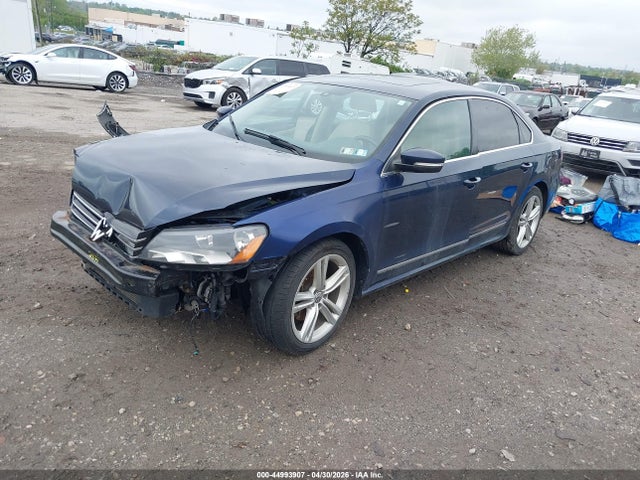 2015 Volkswagen Passat 1.8t Se მანქანა იყიდება აუქციონზე, vin: 1VWBT7A35FC005412, აუქციონის ნომერი: 44993907