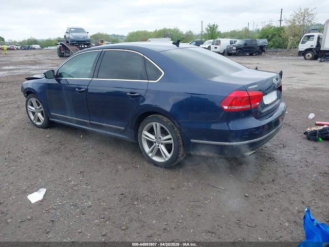 2015 Volkswagen Passat 1.8t Se მანქანა იყიდება აუქციონზე, vin: 1VWBT7A35FC005412, აუქციონის ნომერი: 44993907