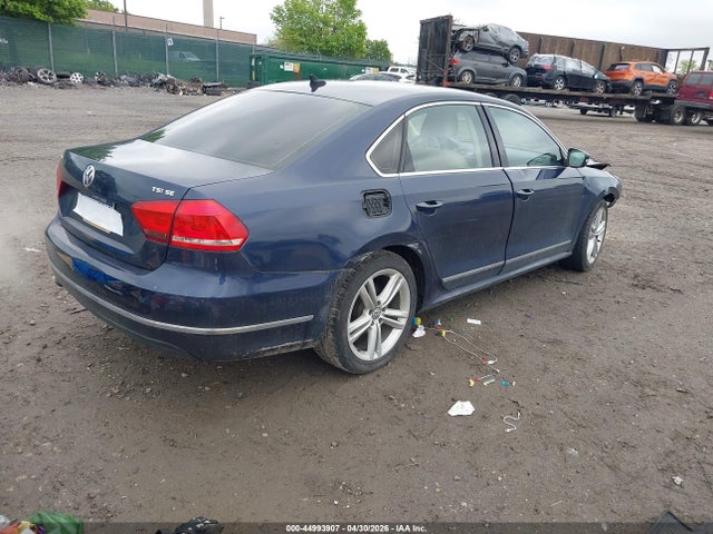 2015 Volkswagen Passat 1.8t Se მანქანა იყიდება აუქციონზე, vin: 1VWBT7A35FC005412, აუქციონის ნომერი: 44993907