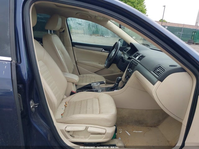 2015 Volkswagen Passat 1.8t Se მანქანა იყიდება აუქციონზე, vin: 1VWBT7A35FC005412, აუქციონის ნომერი: 44993907