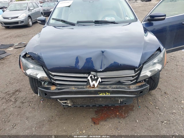 2015 Volkswagen Passat 1.8t Se მანქანა იყიდება აუქციონზე, vin: 1VWBT7A35FC005412, აუქციონის ნომერი: 44993907