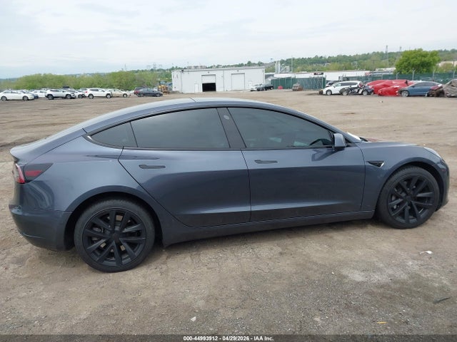 2022 Tesla Model 3 Rear-wheel Drive მანქანა იყიდება აუქციონზე, vin: 5YJ3E1EA2NF320970, აუქციონის ნომერი: 44993912