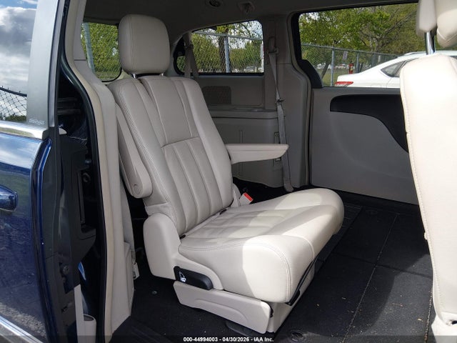 2012 Chrysler Town & Country Touring მანქანა იყიდება აუქციონზე, vin: 2C4RC1BG3CR232407, აუქციონის ნომერი: 44994003