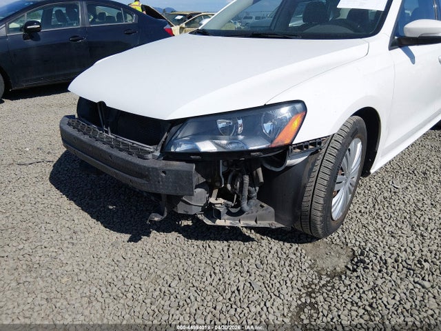 1VWAT7A30FC091160 Volkswagen Passat 1.8t S