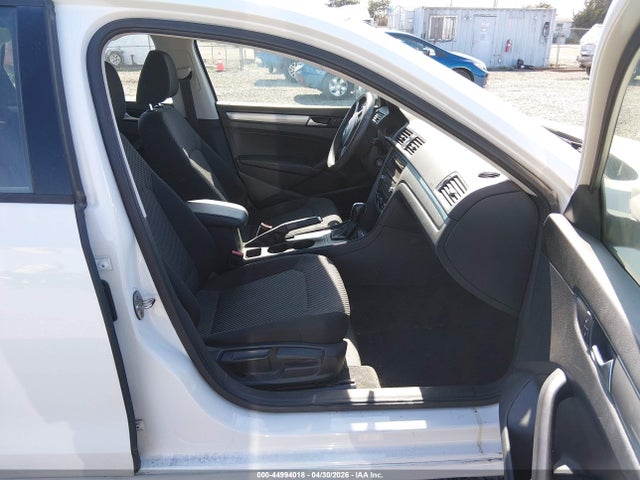 1VWAT7A30FC091160 Volkswagen Passat 1.8t S